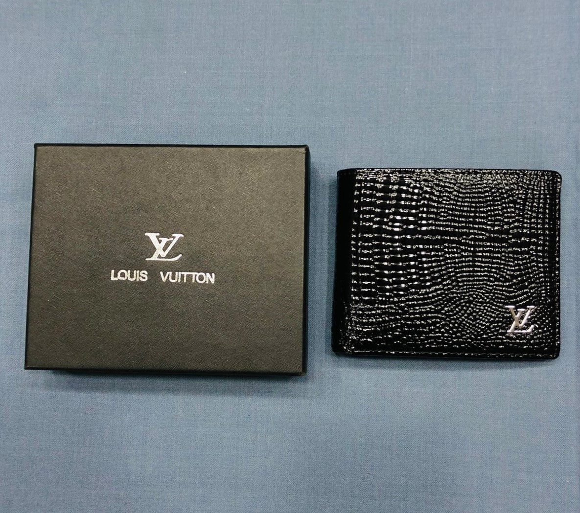Louis Vuitton (Wallet)